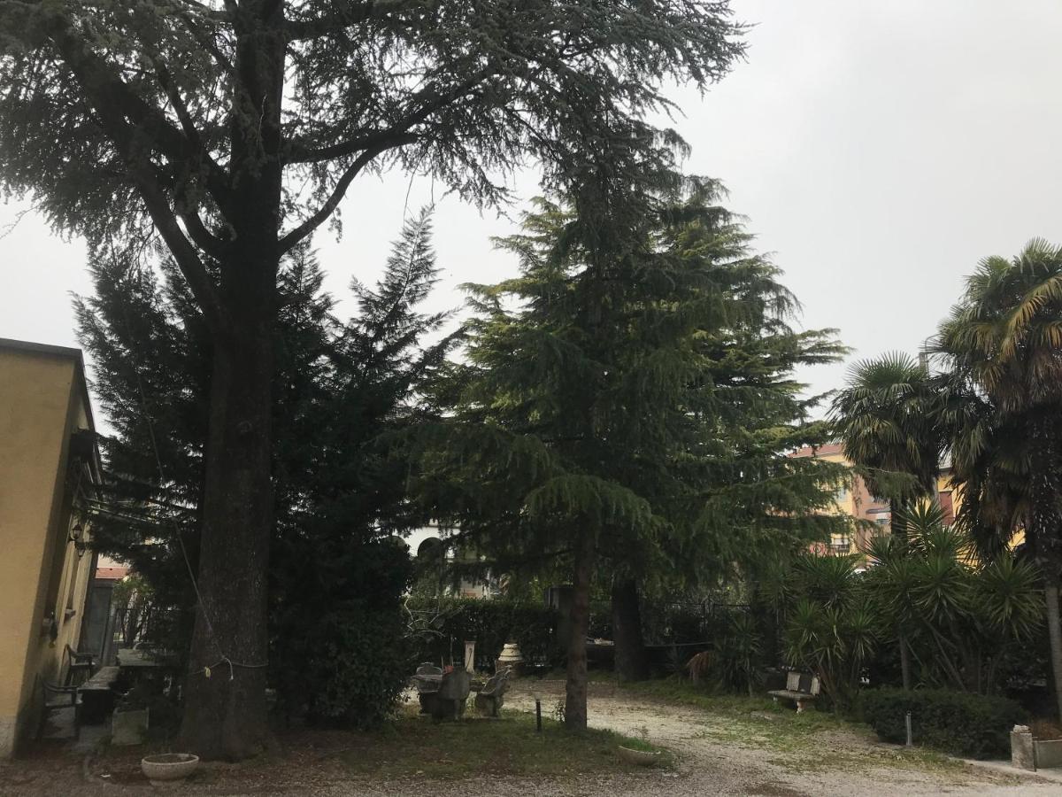 B&B  Guzzi - Inn Mandello del Lario Exterior foto